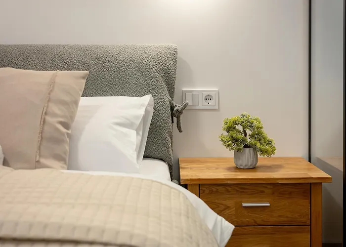 Apartmán New With 22m Terrace Parking I Cohost *