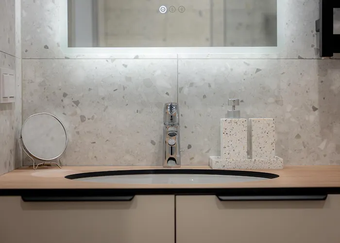 Apartmán New With 22m Terrace Parking I Cohost